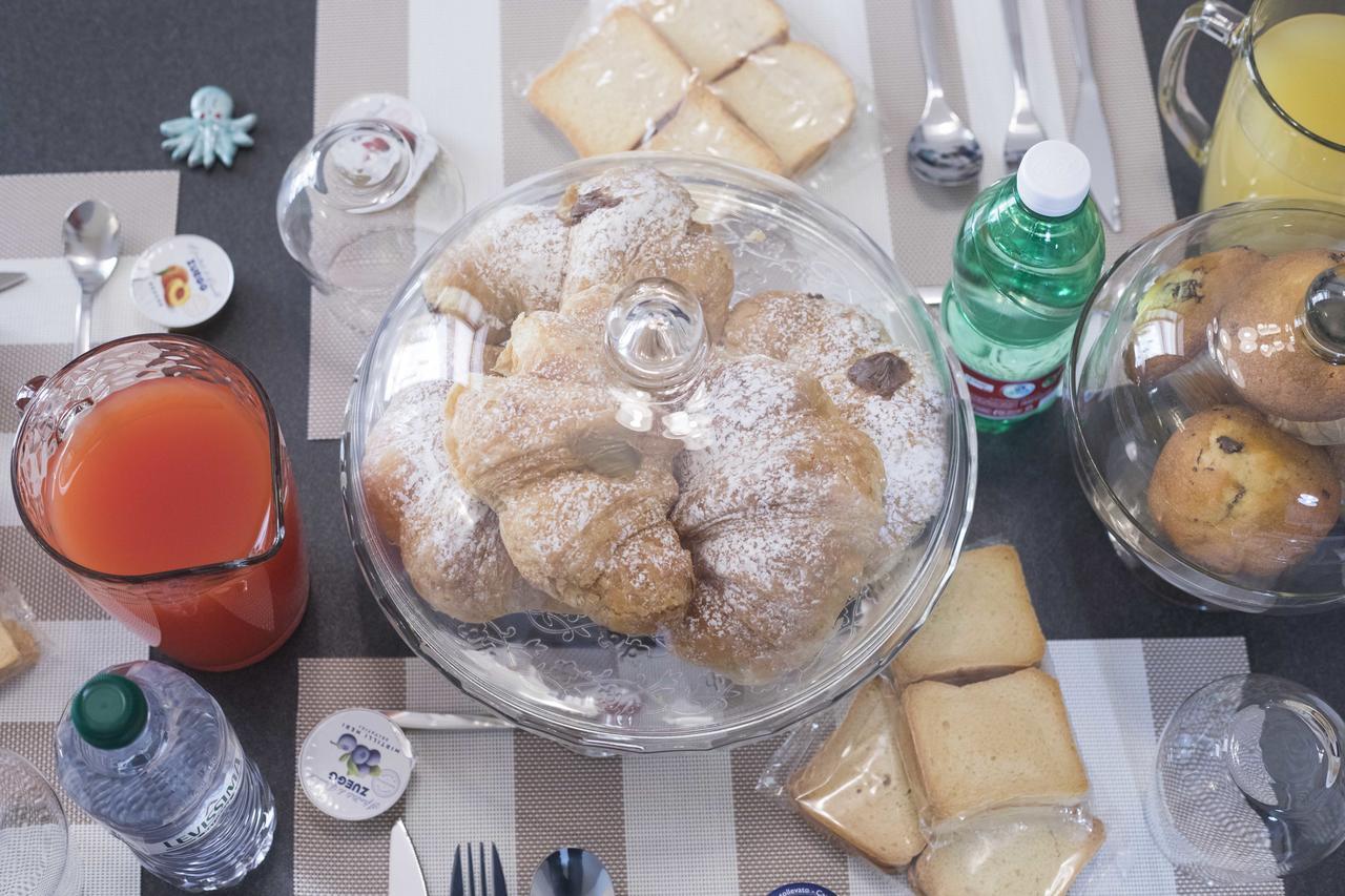La Dimora Del Barone Bed and Breakfast Σαλέρνο Εξωτερικό φωτογραφία