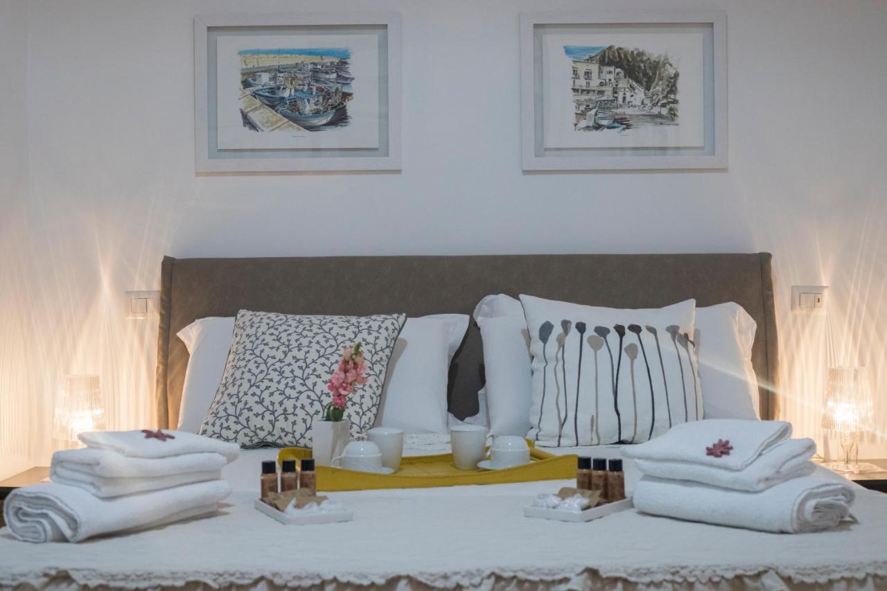 La Dimora Del Barone Bed and Breakfast Σαλέρνο Εξωτερικό φωτογραφία