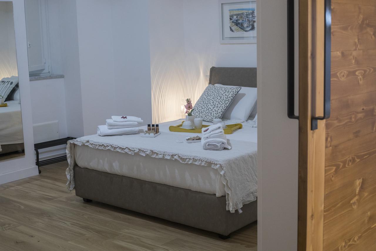 La Dimora Del Barone Bed and Breakfast Σαλέρνο Εξωτερικό φωτογραφία