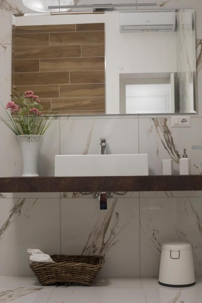La Dimora Del Barone Bed and Breakfast Σαλέρνο Εξωτερικό φωτογραφία